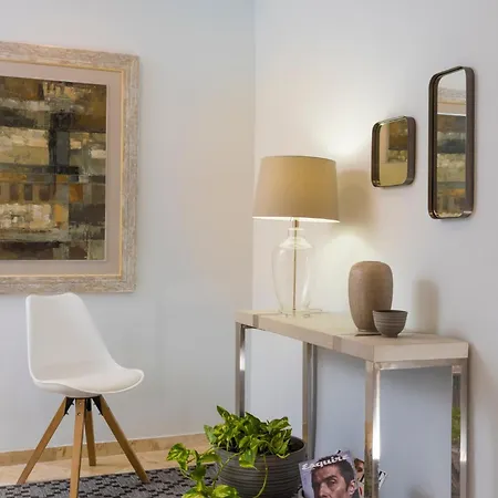 Genteel Tablas Apartment